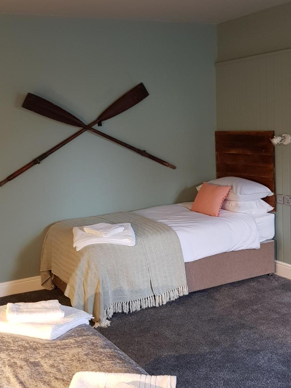 The Goldon Lion 4*